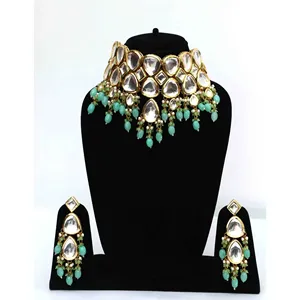 Conjunto de Joyería Fina de Acero Inoxidable y Cobre con Baño de Oro, Verde Menta, Estilo Tumble y Polki Kundan, con Zirconia como Piedra Principal - Product Image 1