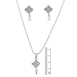 Tip Top Fashions 1201122 Conjunto de colgantes Piedra austriaca Joyería de moda chapada en rodio - Product Image 1