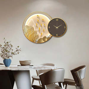 Montre ronde sur le thème du poisson brun une horloge murale symphonique du temps - Product Image 2