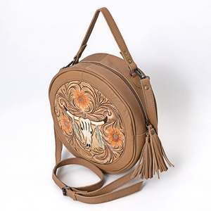 Sac bandoulière rond en cuir de vachette style western vintage, fait main, pour femme - Product Image 2