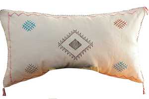 Vente en gros de taies d'oreiller en soie de cactus taies d'oreiller marocaines brodées avec fermeture à glissière taie d'oreiller de canapé pour hôtel - Product Image 6