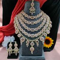 Set Perhiasan Kalung Kundan Pengantin India dengan Maang Tikka, Set Perhiasan yang Menakjubkan untuk Wanita dan Gadis Tersedia dengan Harga Terbaik