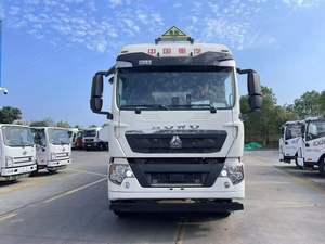 Camión <span class=keywords><strong>Cisterna</strong></span> HOWO 8*4 de 30,000 <span class=keywords><strong>Litros</strong></span> para Transporte de Diésel y Gasolina para Distribución de Combustible - Product Image 2