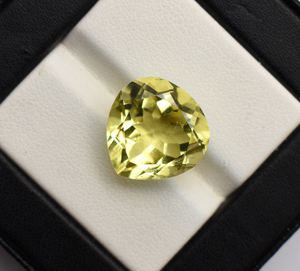 Quartz Citron Vert Naturel Or 15 mm, Taille Facettée Cœur, 10 carats, 1 pièce, Qualité Impeccable VVS, Pierre Précieuse Non Sertie Extraite de l'Occidentale Terre - Product Image 3