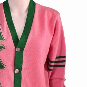 กรีก เอ | เสื้อแจ็คเก็ตคาร์ดิแกนถักไหมพรมสีชมพูและสีเขียว แขนยาว สไตล์วินเทจ สำหรับผู้หญิง ของชมรม KA Sorority - Product Image 5