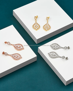 Boucles d'oreilles élégantes en argent sterling 925 Moissanite plaqué or bijoux fins pour les mariages, les fêtes, les anniversaires et les cadeaux - Product Image 2