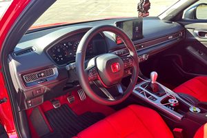 LISTO PARA ENVIAR - USADO, VOLANTE A LA IZQUIERDA |   CONDUCCIÓN DERECHA |   HONDA CIVIC TYPE R 2023, 4 CILINDROS, TURBOCOMPRESOR - Product Image 4