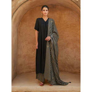 Dupatta Modal Nyah - Chal de Georgette con Estampado Digital Floral y Bordado para Mujer - Product Image 4