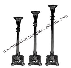 Nouveaux bougeoirs modernes en or plaqué laiton support de pilier conique idéal pour un décor de mariage luxueux - Product Image 2