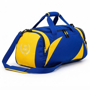Sac de voyage sur mesure avec matériaux de qualité supérieure, quincaillerie robuste et rangement fiable pour les voyages et les activités sportives - Product Image 6