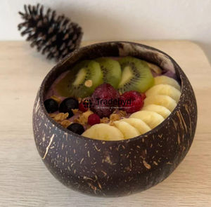 Tasse de noix de coco artisanale pour cadeaux de luxe Verres chics et durables pour des moments spéciaux par Tradebyd - Product Image 1