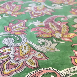 CHHAAPE Tela de Algodón Estampada a Mano para Mujer, Diseño Floral Paisley Multicolor |   Textil Indio con Base Verde para Adultos - Product Image 3