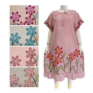 Vêtements de nuit quotidiens grande taille pour femmes avec de beaux motifs floraux, manches courtes et longueur genou, prix de gros - Product Image 6