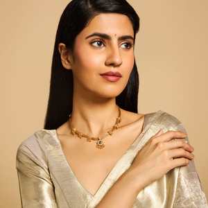 Collier authentique en argent de style temple - Bijoux d'inspiration culturelle - Product Image 1