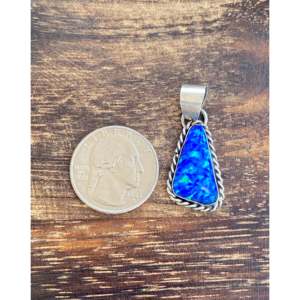 Colgante Navajo Hecho a Mano con Ópalo Azul y Perla, Engaste de Diamantes, Baño de Rodio, Plata de Ley, Joyería con Patrón Numerado - Product Image 3