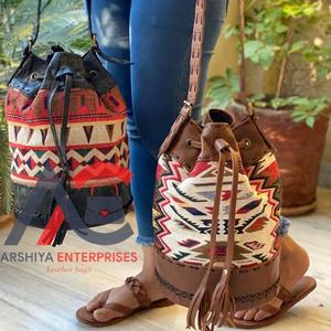 กระเป๋าหนังหูรูดของผู้หญิง,กระเป๋าสะพายไหล่ผ้าแจ็คการ์ดแฮนด์เมดมีสไตล์ - Product Image 1