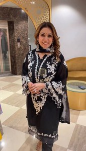 NOUVEAU DESIGNER TOP EN GEORGETTE LOURDE NOIR AVEC IMPRESSION NUMÉRIQUE DUPATTA - Product Image 2