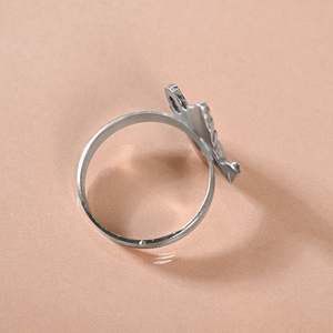 Ensemble de 6 Anneaux de Serviette de Luxe Vintage en Laiton Durable avec Résine Argentée, Bois et Perles – Design Original pour Décoration de Table de Mariage - Product Image 6