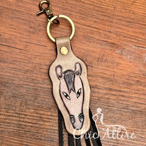 Porte-clés d'outillage de cheval en cuir repoussé à la main porte-clés à franges en cuir véritable personnalisé Western porte-clés en cuir de luxe Cowgirl - Product Image 1