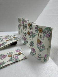 Pochettes en papier sur mesure avec bouton écologique et cravate en jute de différentes tailles. Idéal pour stocker des documents à usage professionnel - Product Image 3