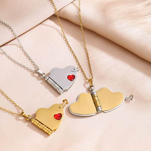 Collier Pendentif Cœur en Acier Inoxydable 316L Plaqué Or PVD 14K 18K avec Zircon, Personnalisable et Vierge pour Gravure - Product Image 2