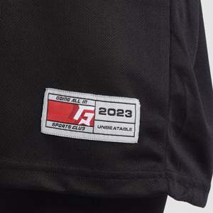 เสื้อกีฬาสีดำ ไซส์ XL ผ้าโพลีเอสเตอร์ระบายอากาศได้ดี แขนสั้น พิมพ์ลายและลายตัวเลขแบบซับลิเมชั่น ชุดเสื้อและกางเกงขาสั้น - Product Image 4