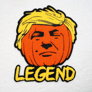 Nouveau design de patchs de Noël à paillettes logo personnalisé pour chapeau grand fer brodé auto-adhésif nœud papillon en chenille - Product Image 6