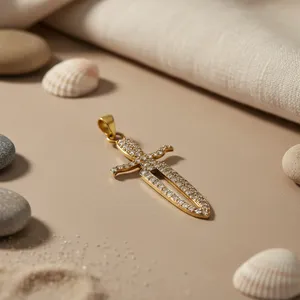 Collier pendentif chic en zircon cubique plaqué or pour la mode féminine - Product Image 3