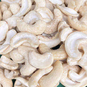 Meilleur tarif Noix de cajou biologiques Noix de cajou W320 Noix de cajou exportées en gros à Dubaï, Moyen-Orient, Dubaï, Moyen-Orient - Product Image 1