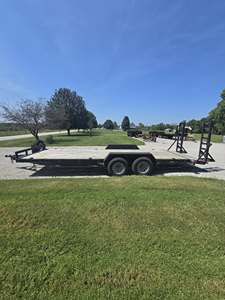 Semi-remorque plateau en acier d'occasion en bon état, 18 pi x 7 pi, capacité supérieure à 30 000 kg, triple essieu, barrières latérales amovibles, 5,5 m x 2,2 m, pour le transport de machines - Product Image 6