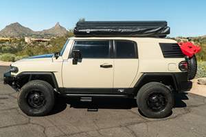 Toyota FJ Cruiser Trail Teams Edición Especial 2010 Usado, Motor V6, Tracción 4x4, Diferencial Trasero Bloqueable, Modificaciones Todoterreno - Product Image 2