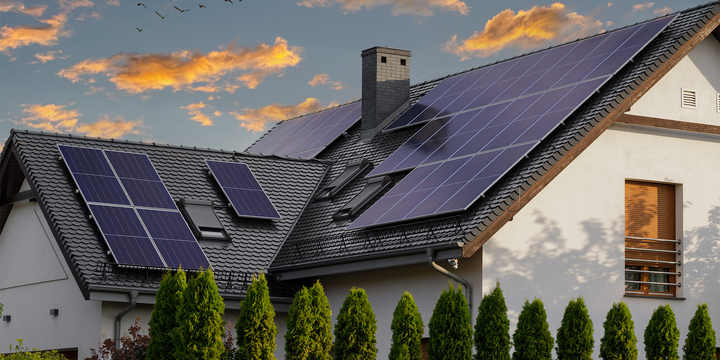 SUNPLUS 5KW Solar Power Plant for Roofs with 550W Monocrystalline Cells solar panel Hybrid Charger Smart Energy Management