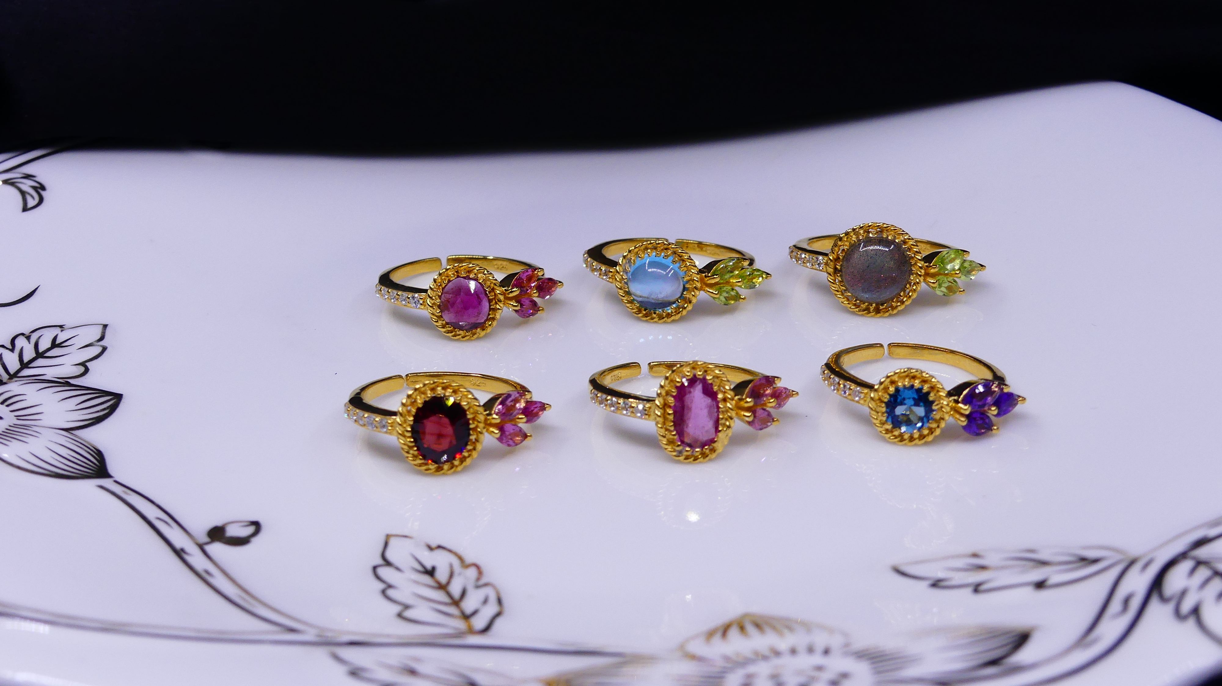 สีเหลือง