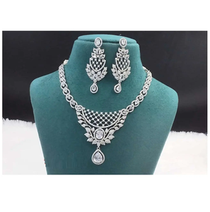 Ensemble élégant de colliers et de boucles d'oreilles AD Meilleure vente de bijoux de mariée étincelants pour les mariages et les occasions traditionnelles - Product Image 2