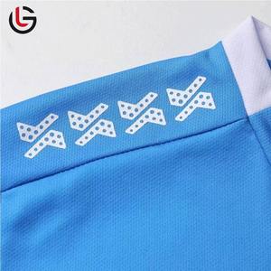 ชุดฟุตบอลโพลีเอสเตอร์ระบายอากาศได้ดีชุด100% ใส่สบายชุดซ้อมฟุตบอล OEM - Product Image 4