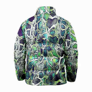 Chaqueta Acolchada de Invierno con Capucha y Diseño de Parches, Sublimada, 100% Poliéster, Relleno de Fibra, Secado Rápido, Tejido Transpirable - Product Image 4