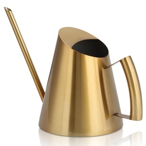 Arrosoir en métal doré pour balcon, patio et jardin, outil d'arrosage élégant et durable pour plantes pour utilisation en vrac, vente en gros - Product Image 1