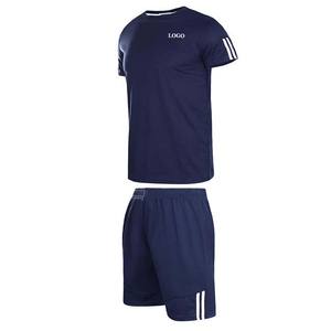 ขายส่งชุดวอร์มผู้ชายจ๊อกกิ้งและวิ่งกางเกงขาสั้นฟุตบอลและชุดเสื้อยืดสําหรับฤดูร้อนลายการออกแบบผ้าฝ้ายไฮสตรีท - Product Image 2