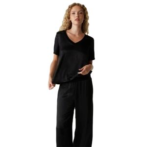 Camiseta ecológica con cuello en V para mujer, hecha de bambú orgánico, suave en la piel, hipoalergénica y sostenible - Product Image 1