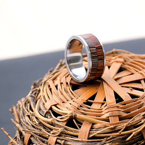แหวนแต่งงานเหล็กดามัสกัสทำด้วยมือ/แหวนหมั้นสำหรับผู้ชายทำด้วยมือทำจากสเตนเลสงานไม้ - Product Image 1