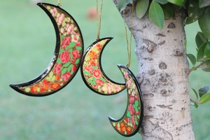 Juego de adornos navideños de papel Mache Moon y árbol, decoraciones navideñas de 3 piezas para la temporada - Product Image 2