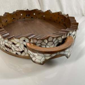 ถาดเสิร์ฟอะคริลิคฝังมุกทรงกลม สำหรับใส่ช็อกโกแลต ขนมหวาน และผลไม้ เหมาะสำหรับวันอีด รอมฎอน และงานพิเศษ - Product Image 6