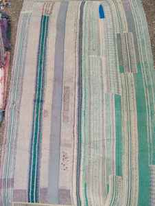 100% algodón Reversible hecho a mano Kantha cosido a mano sostenible Kantha tradicional Vintage hecho a mano Boho Chic Kantha - Product Image 2