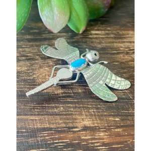Broche de Libélula Hecho a Mano en Plata de Ley y Turquesa Navajo, Diseño Elegante y Único - Product Image 4