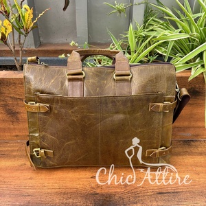 Sacs à bandoulière en cuir de buffle véritable personnalisés pour sac à main à bandoulière en cuir de vachette unisexe avec compartiment pour ordinateur portable - Product Image 1