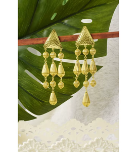 Pendientes de Oro Artísticos Únicos con Diseño Contemporáneo, Perfectos para Looks Casuales y Atuendos Formales, Hechos en India - Product Image 1