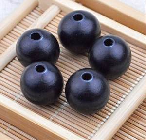 Perles en bois peintes en noir, motif cœur, forme ronde, artisanat indien, décoration intérieure - Product Image 1