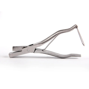 Ear Notcher U-V-W-Shape Animal Ear Notcher Plier for Notching Mark Pig Cattle Pliers Notches <b>Clamp</b> Veterinary Instruments - Product Image 2