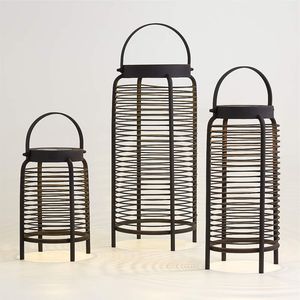 Linterna de metal con acabado de cobre que ofrece un elegante acento decorativo perfecto para interiores y eventos de lujo en el hogar - Product Image 5