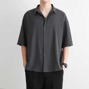 2025 Primavera Verano personalizado OEM hombres Casual camisa de manga corta superventas transpirable liso Streetwear moda botón Arriba camiseta - Product Image 4